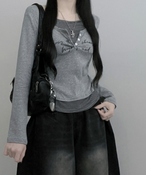 VIVID LADY(ビビッドレディー)の「ボーダー ホルターネックドッキング 長袖トップス(Tシャツ/カットソー・レディース・グレー/アイボリー/ライトブルー/ブラック・FREE)」の11枚目の写真