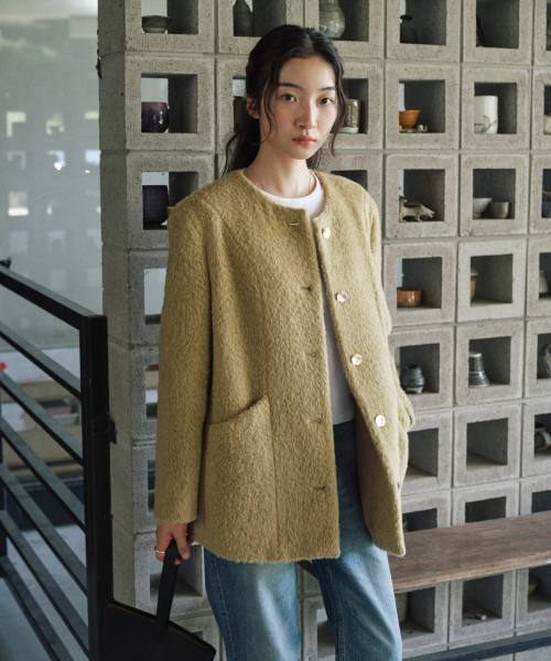 STEP AROUND(ステップアラウンド)の「Suri Arpaca Round Mid Jacket_BEIGE(その他アウター・レディース・その他・FREE)」の4枚目の写真