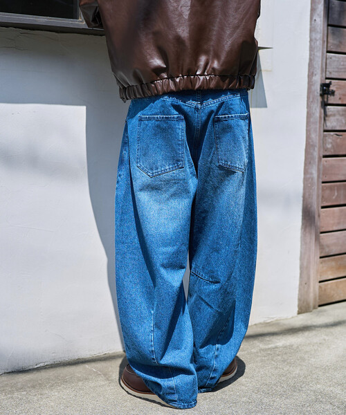 FREAK'S STORE(フリークスストア)の「ワイドシルエット カーブデニムパンツ ワンウォッシュ(デニムパンツ・メンズ・ライトグレー/ブルー/ネイビー/ブラック・MEDIUM/SMALL/LARGE)」の9枚目の写真