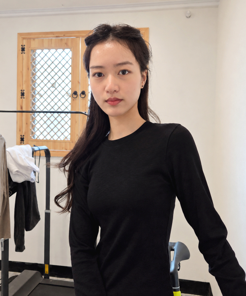 REBRENNER(リブレンナー)の「50 ムード スリムフィット クロップドロングスリーブ ブラウン(Tシャツ/カットソー・レディース・その他・FREE)」の11枚目の写真