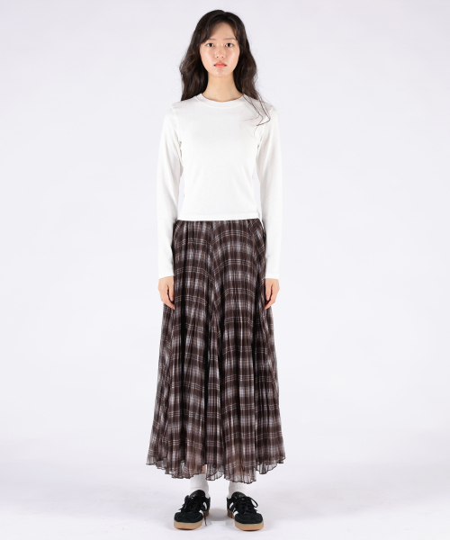 REBRENNER(リブレンナー)の「50 ムード スリムフィット クロップドロングスリーブ ブラウン(Tシャツ/カットソー・レディース・その他・FREE)」の13枚目の写真