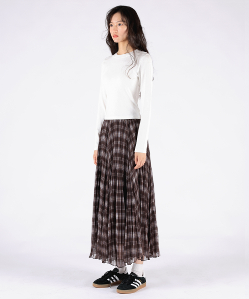 REBRENNER(リブレンナー)の「50 ムード スリムフィット クロップドロングスリーブ ブラウン(Tシャツ/カットソー・レディース・その他・FREE)」の14枚目の写真
