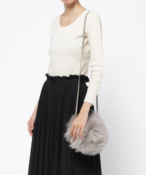 LOVELESS（ラブレス）の「【LOVELESS】WOMENS フォックスファーミニバッグ（ハンドバッグ・レディース・グレー・FREE）」の2枚目の写真