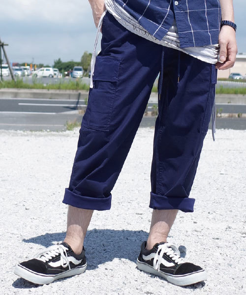 rovtski(ロフトスキー)の「ストレッチサテンカーゴクロップドパンツ(カーゴパンツ・メンズ・ベージュ/カーキ/ホワイト/ネイビー・MEDIUM/LARGE)」の4枚目の写真