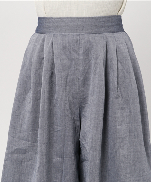 LBC（エルビーシー）の「リネンテイストタックガウチョパンツ             （その他パンツ・レディース・ネイビー/ベージュ/ブラック/グリーン・MEDIUM）」の8枚目の写真