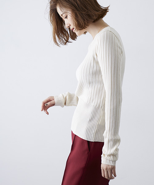 STUDIOUS（ステュディオス）の「ウォッシャブルクルーリブニット（ニット/セーター・レディース・ブラック/オフホワイト/ピンク/ブルー・FREE）」の21枚目の写真