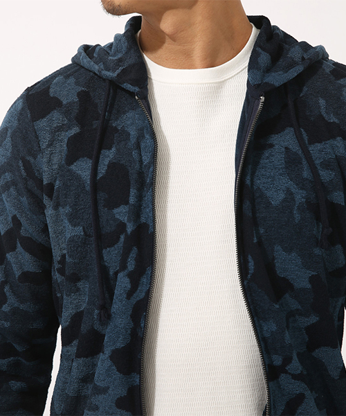 AZUL by moussy（アズールバイマウジー）の「カモパイルZIPパーカー（パーカー・メンズ・ダークネイビー/ブラック系その他・LARGE/MEDIUM/SMALL）」の4枚目の写真