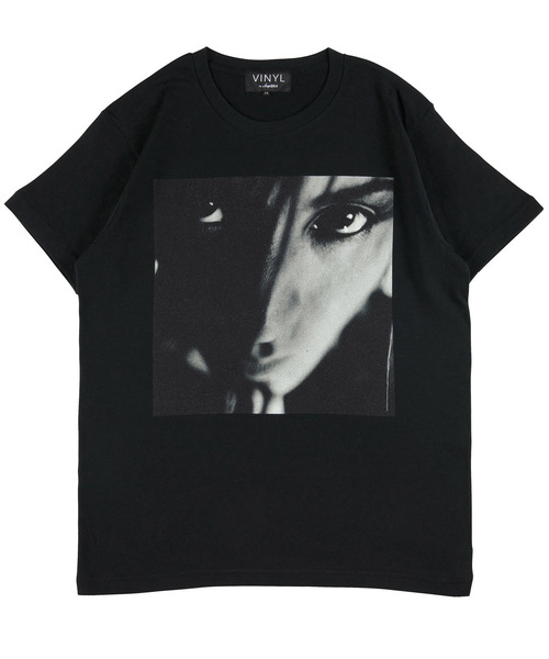 MEDICOM TOY(メディコムトイ)の「VINYL “SUGIZO” TEE TRUTH?(Tシャツ/カットソー・メンズ・ホワイト/ブラック・SMALL/MEDIUM/LARGE/X-LARGE)」の2枚目の写真