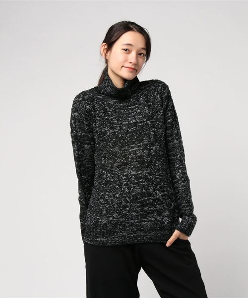 Bling Leads（ブリングリーズ）の「【Bl】【Bling Leads】ケーブルタートルニット（ニット/セーター・レディース・キャメル/ブルー系その他/ワイン/ブラック/レッド/ネイビー/ブラック系その他2/ホワイト系その他/グレー系その他/グレー系その他2/ブラック系その他/アイボリー/ベージュ/ブラウン/ライトパープル/ブルー系/グリーン系/その他/その他2・LARGE/MEDIUM/X-LARGE）」の4枚目の写真