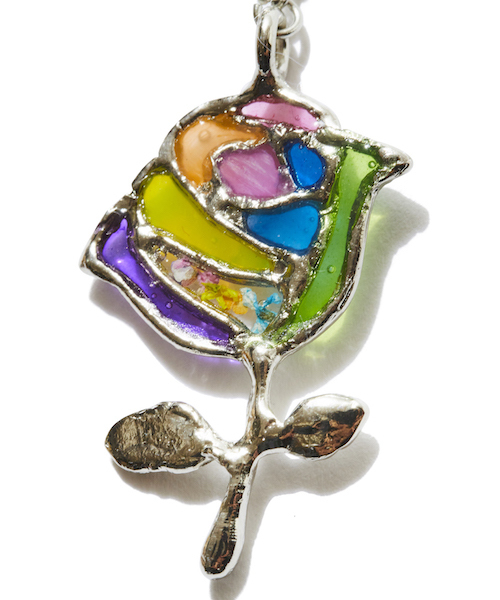 rehacer(レアセル)の「rehacer : Stained glass Rose Earrings Made in Japan / ステンドグラス ローズ イヤリング メイドインジャパン(イヤリング・レディース・シルバー/ゴールド・FREE)」の4枚目の写真