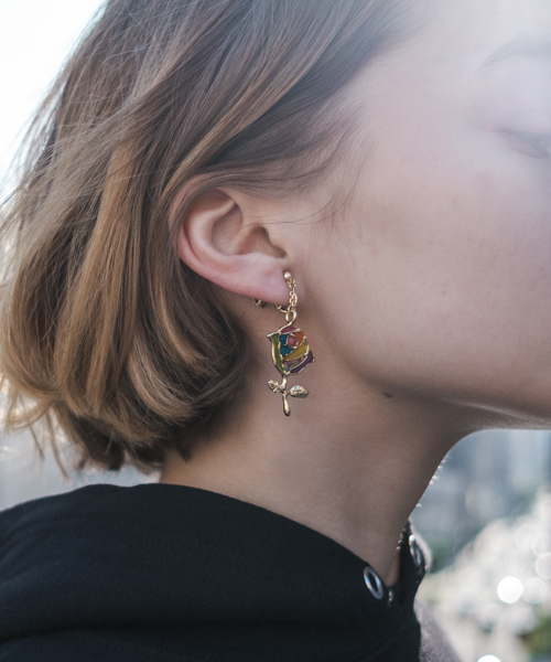 rehacer(レアセル)の「rehacer : Stained glass Rose Earrings Made in Japan / ステンドグラス ローズ イヤリング メイドインジャパン(イヤリング・レディース・シルバー/ゴールド・FREE)」の10枚目の写真