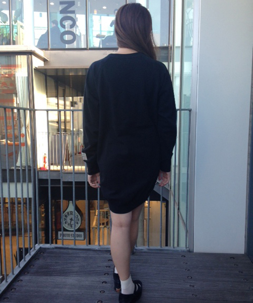 MILKFED.（ミルクフェド）の「SWEAT LOOSE DRESS（ワンピース・レディース・ブラック/ネイビー/ピンク・MEDIUM/SMALL）」の4枚目の写真