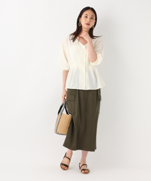 GLOBAL WORK（グローバルワーク）の「Vネックペプラムブラウス/840301（シャツ/ブラウス・レディース・ライトグリーン/ネイビー/ホワイト/ライトベージュ・MEDIUM/LARGE）」の5枚目の写真