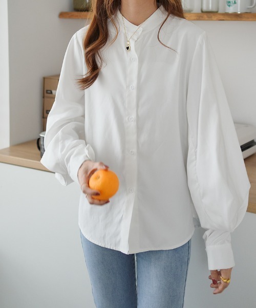 ABITOKYO(アビトーキョー)の「ボリュームスリーブ シャツブラウス(シャツ/ブラウス・レディース・ホワイト/ブラック/ベージュ/ネイビー/アイボリー/ブルーグレー・S/M/L)」の8枚目の写真