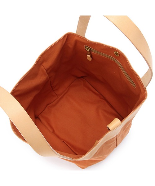 IL BISONTE(イルビゾンテ)の「IL BISONTE / CANVAS x LEATHER / トートバッグ(トートバッグ・レディース・その他1/ライトブラウン/ブラックミックス/レッド/ブラック系その他/グリーン系その他/ブラック×ブラック・FREE)」の12枚目の写真