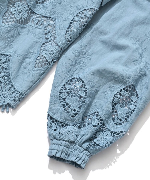 MARIE MILLER(マリー ミラー)の「Marie Miller LACE OVER BLOUSE (マリー ミラー レースオーバーブラウス)(シャツ/ブラウス・レディース・ホワイト/サックスブルー・FREE)」の4枚目の写真
