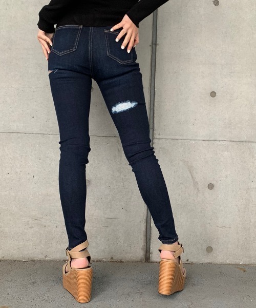 ENVYM（アンビー）の「ブロークンスキニーデニム（デニムパンツ・レディース・ブルー/ネイビー/ブラック・MEDIUM/SMALL/X-SMALL）」の3枚目の写真