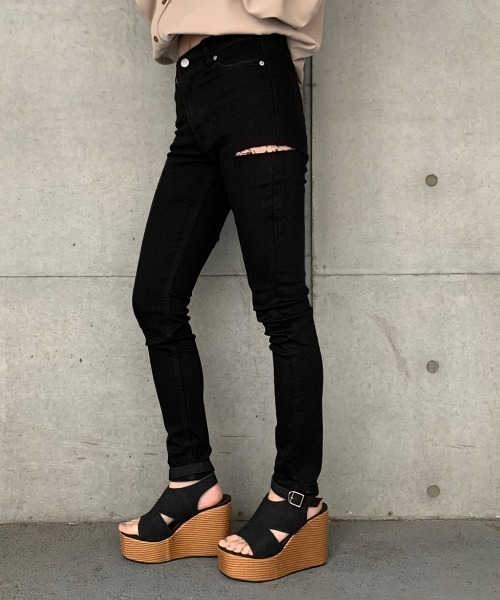 ENVYM（アンビー）の「ブロークンスキニーデニム（デニムパンツ・レディース・ブルー/ネイビー/ブラック・MEDIUM/SMALL/X-SMALL）」の2枚目の写真