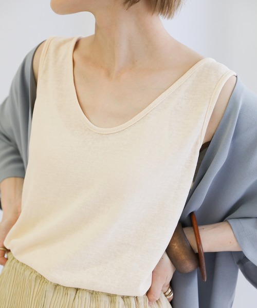 select MOCA（セレクトモカ）の「【カラバリ豊富】Uネックリラックスタンクトップ（タンクトップ・レディース・ブラック/ベージュ/オフホワイト/ライトグリーン/マスタード/ライラック/レンガ・FREE）」の3枚目の写真