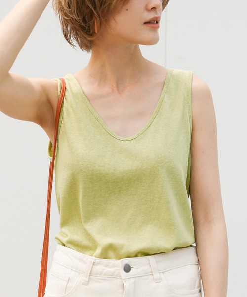 select MOCA（セレクトモカ）の「【カラバリ豊富】Uネックリラックスタンクトップ（タンクトップ・レディース・ブラック/ベージュ/オフホワイト/ライトグリーン/マスタード/ライラック/レンガ・FREE）」の4枚目の写真