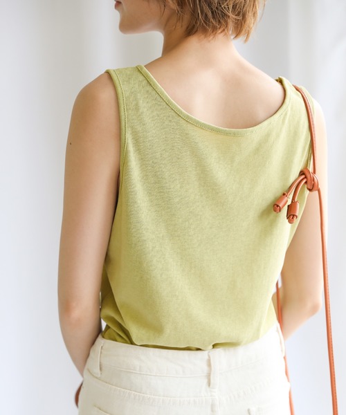 select MOCA（セレクトモカ）の「【カラバリ豊富】Uネックリラックスタンクトップ（タンクトップ・レディース・ブラック/ベージュ/オフホワイト/ライトグリーン/マスタード/ライラック/レンガ・FREE）」の16枚目の写真