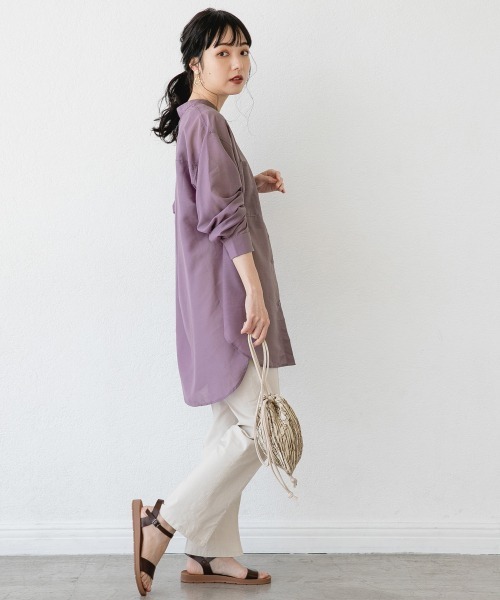 LOWRYS FARM（ローリーズファーム）の「シルキーシアーロングチュニック　887602（シャツ/ブラウス・レディース・オフホワイト/ブラック/パープル/ベージュ/グリーン・FREE）」の10枚目の写真