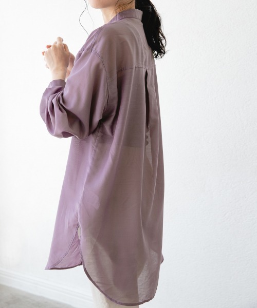 LOWRYS FARM（ローリーズファーム）の「シルキーシアーロングチュニック　887602（シャツ/ブラウス・レディース・オフホワイト/ブラック/パープル/ベージュ/グリーン・FREE）」の9枚目の写真