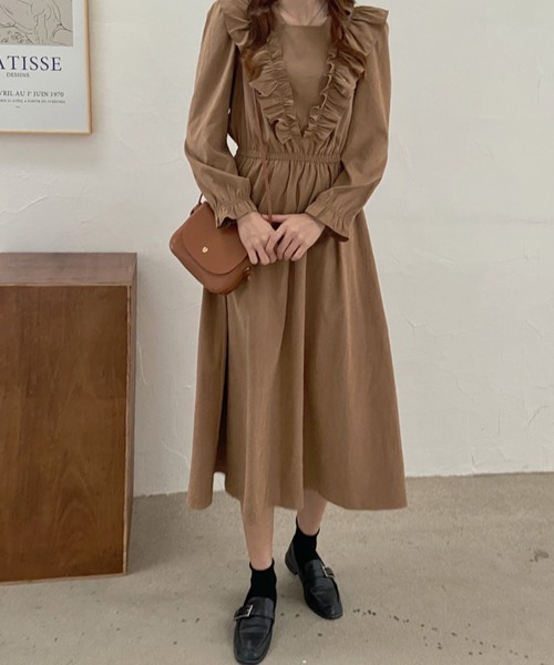 ABITOKYO（アビトーキョー）の「フロントVフリルロングワンピース（シャツワンピース・レディース・チャコールグレー/ベージュ/ネイビー/マスタード/スモークピンク・FREE）」の15枚目の写真