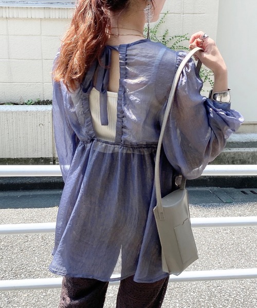 archives(アルシーヴ)の「バックオープンリボンブラウス(シャツ/ブラウス・レディース・ベージュ/ネイビー/モカ・MEDIUM)」の3枚目の写真