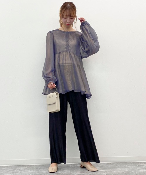 archives(アルシーヴ)の「バックオープンリボンブラウス(シャツ/ブラウス・レディース・ベージュ/ネイビー/モカ・MEDIUM)」の21枚目の写真