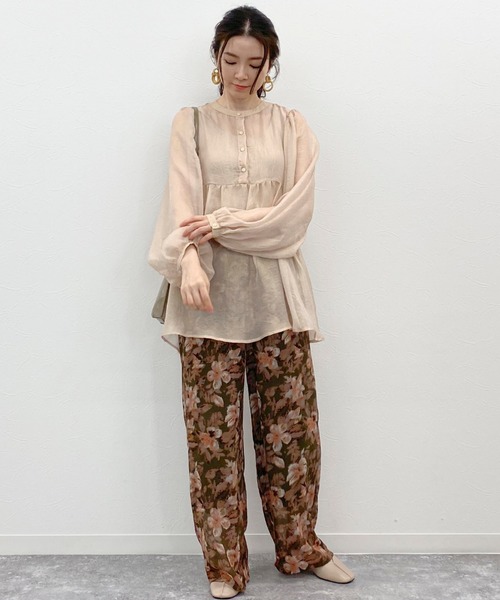 archives(アルシーヴ)の「バックオープンリボンブラウス(シャツ/ブラウス・レディース・ベージュ/ネイビー/モカ・MEDIUM)」の18枚目の写真