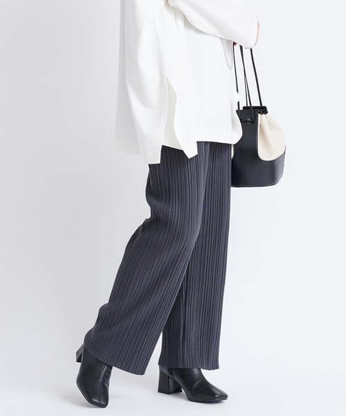 DouDou（ドゥドゥ）の「【新色追加】AWランダムプリーツワイドパンツ（その他パンツ・レディース・オフホワイト/ブラック/ライトグレー/グリーン/キャメル/チャコールグレー・FREE）」の4枚目の写真