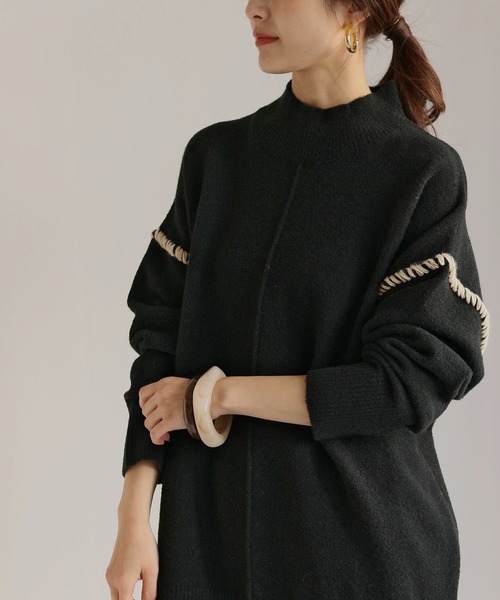 HER CLOSET(ハークローゼット)の「【HER CLOSET】配色ハンドステッチボリュームニットプルオーバー COLOR-STITCH VOLUME KNIT PULLOVER(ニット/セーター・レディース・アイボリー/ブラック/グレイッシュベージュ/ライトブラウン/カーキ・M)」の3枚目の写真