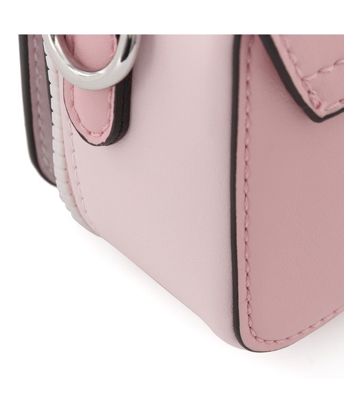 Guess（ゲス）の「PICNIC Mini Shoulder Bag（ショルダーバッグ）」 WEAR