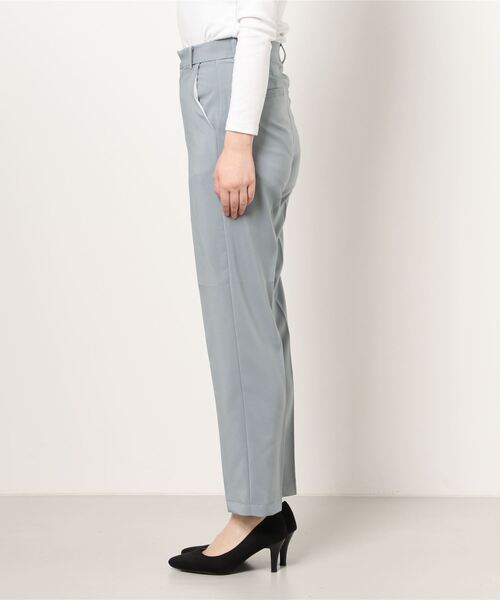 SPINNS（スピンズ）の「カラーテーパードパンツ（スラックス・レディース・ブラック/ベージュ/ホワイト/ダークブルー/グリーン/ダークグリーン・M/S）」の7枚目の写真