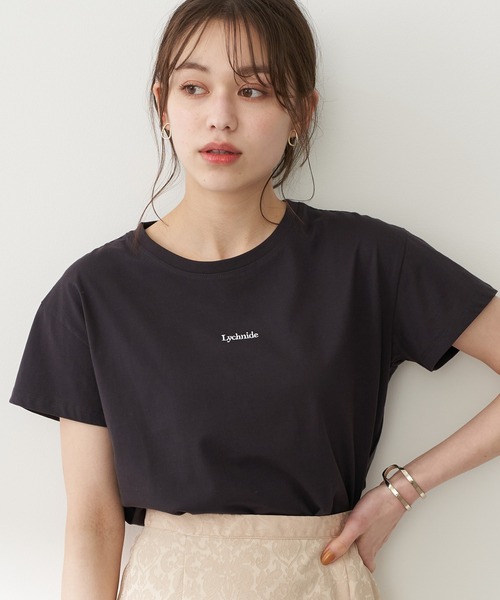 earth music&ecology（アースミュージックアンドエコロジー）の「ミニロゴTシャツ ＊（Tシャツ/カットソー・レディース・ブラック/モカ/オフホワイト/ピンク/ベージュ/サックスブルー・S/M）」の3枚目の写真