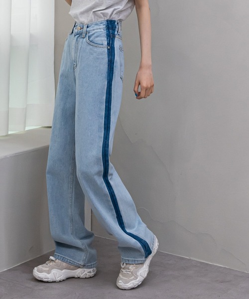 UNE MANSION(ユヌマンション)の「サイドラインポイントデニムパンツ(デニムパンツ・レディース・ブルー・SMALL/MEDIUM/LARGE)」の4枚目の写真