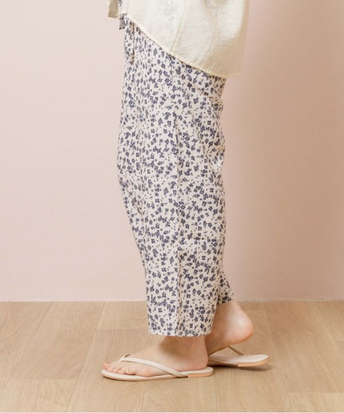 flower（フラワー）の「ヌーディカラービーチサンダル（サンダル・レディース・ベージュ/アイボリー/グリーン・SMALL/MEDIUM）」の4枚目の写真