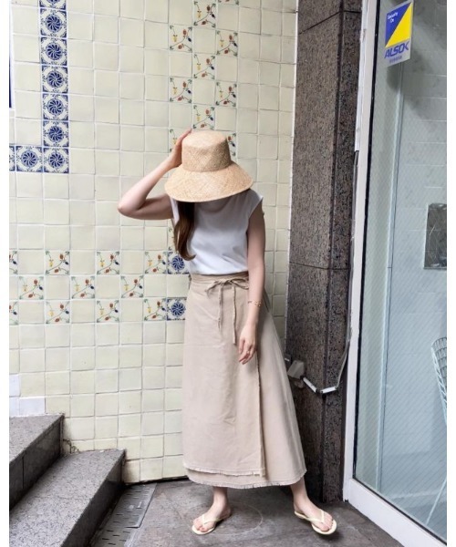 flower（フラワー）の「ヌーディカラービーチサンダル（サンダル・レディース・ベージュ/アイボリー/グリーン・SMALL/MEDIUM）」の16枚目の写真