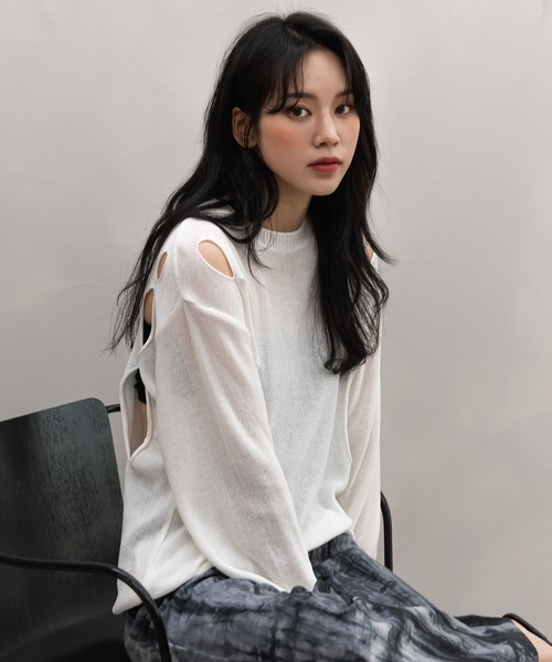 UNE MANSION（ユヌマンション）の「ユニークスリーホールニット（Tシャツ/カットソー・レディース・ホワイト/ブラック/グレー・FREE）」の4枚目の写真