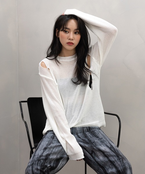 UNE MANSION（ユヌマンション）の「ユニークスリーホールニット（Tシャツ/カットソー・レディース・ホワイト/ブラック/グレー・FREE）」の5枚目の写真