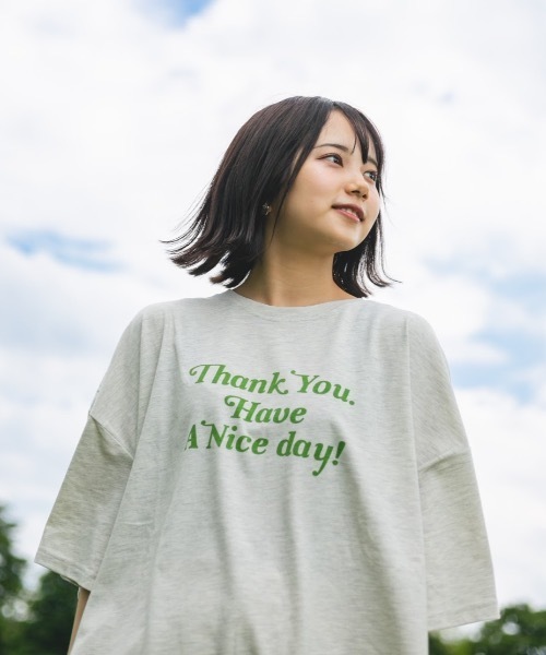 nemne store(ネンネストア)の「夏がはじまるロゴフォトアソートプリントT(Tシャツ/カットソー・レディース・ホワイト/ベージュ/パープル/オフホワイト/オレンジ/アイボリー/オートミール/ホワイト系その他・フリー)」の6枚目の写真