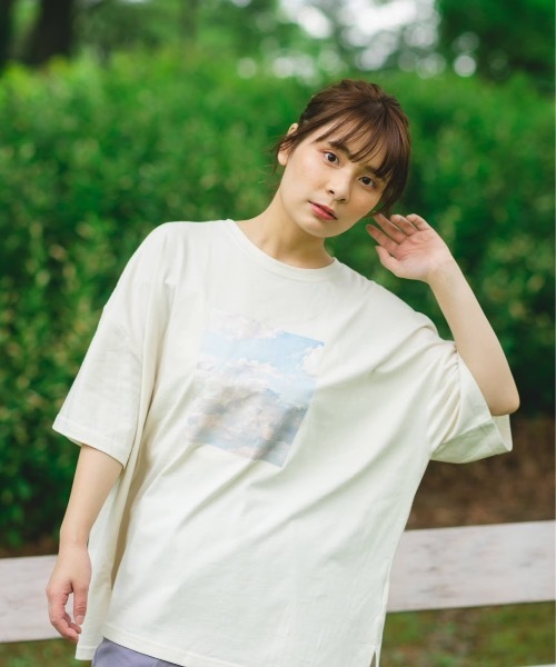 nemne store(ネンネストア)の「夏がはじまるロゴフォトアソートプリントT(Tシャツ/カットソー・レディース・ホワイト/ベージュ/パープル/オフホワイト/オレンジ/アイボリー/オートミール/ホワイト系その他・フリー)」の5枚目の写真