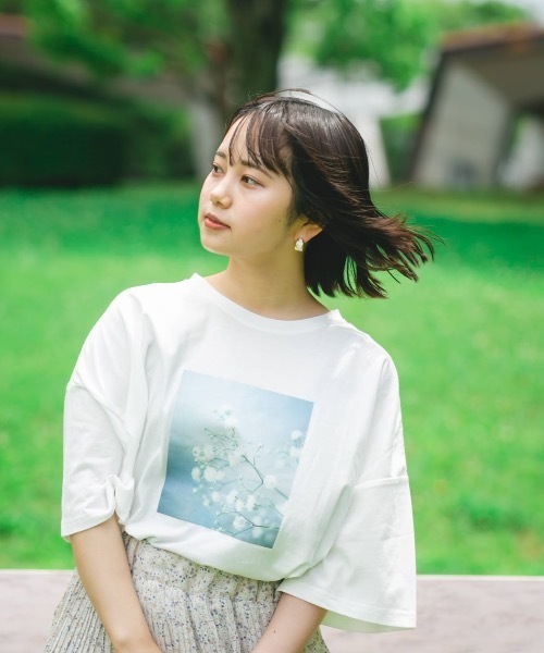nemne store(ネンネストア)の「夏がはじまるロゴフォトアソートプリントT(Tシャツ/カットソー・レディース・ホワイト/ベージュ/パープル/オフホワイト/オレンジ/アイボリー/オートミール/ホワイト系その他・フリー)」の4枚目の写真