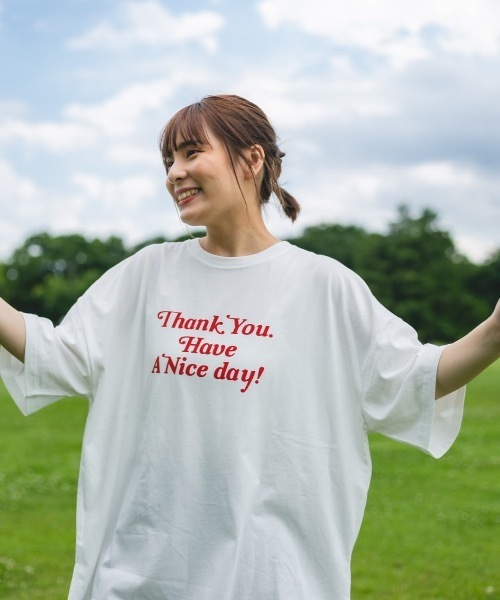 nemne store(ネンネストア)の「夏がはじまるロゴフォトアソートプリントT(Tシャツ/カットソー・レディース・ホワイト/ベージュ/パープル/オフホワイト/オレンジ/アイボリー/オートミール/ホワイト系その他・フリー)」の2枚目の写真
