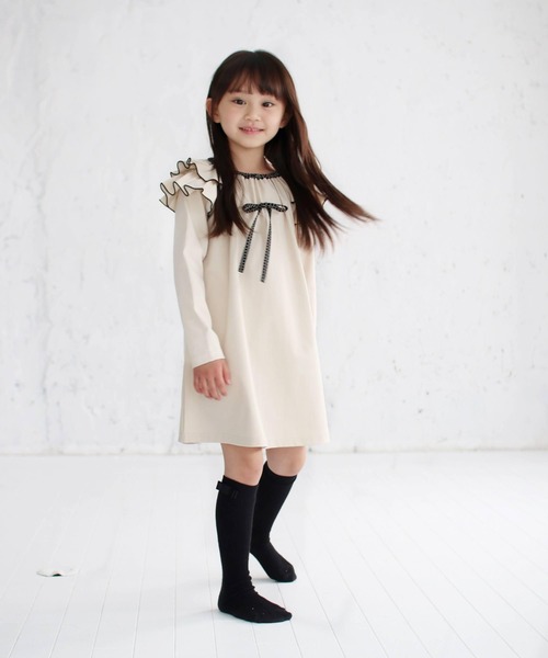 Rora（ローラ）の「アデル ワンピース(2color)（ワンピース・キッズ・ブラック/ベージュ・150/110/130/100/120/140）」の4枚目の写真