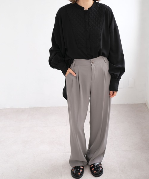 ＡＮＤＪ（アンドジェイ）の「キルティングヨークバンドカラーブザムブラウス（シャツ/ブラウス・レディース・ブラック/オフホワイト・M）」の20枚目の写真