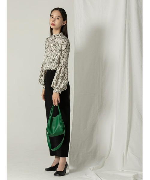 fifth(フィフス)の「クラシカルプリントボリュームスリーブブラウス(シャツ/ブラウス・レディース・ホワイト/ブラック・MEDIUM)」の4枚目の写真