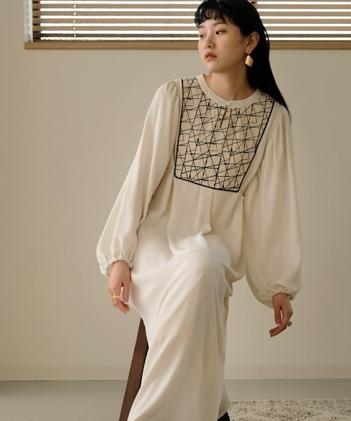 Bab（バブ）の「【WEB限定】フロント刺繍ワンピース（ワンピース・レディース・ブラック/ベージュ/アイボリー・M）」の19枚目の写真