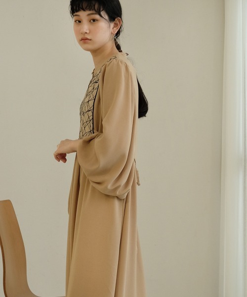GIRL 刺繍ワンピース　М Bab（バブ）の「【WEB限定】フロント刺繍ワンピース（ワンピース